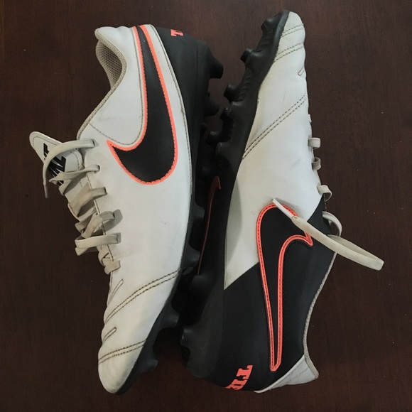 nike tiempo size 11